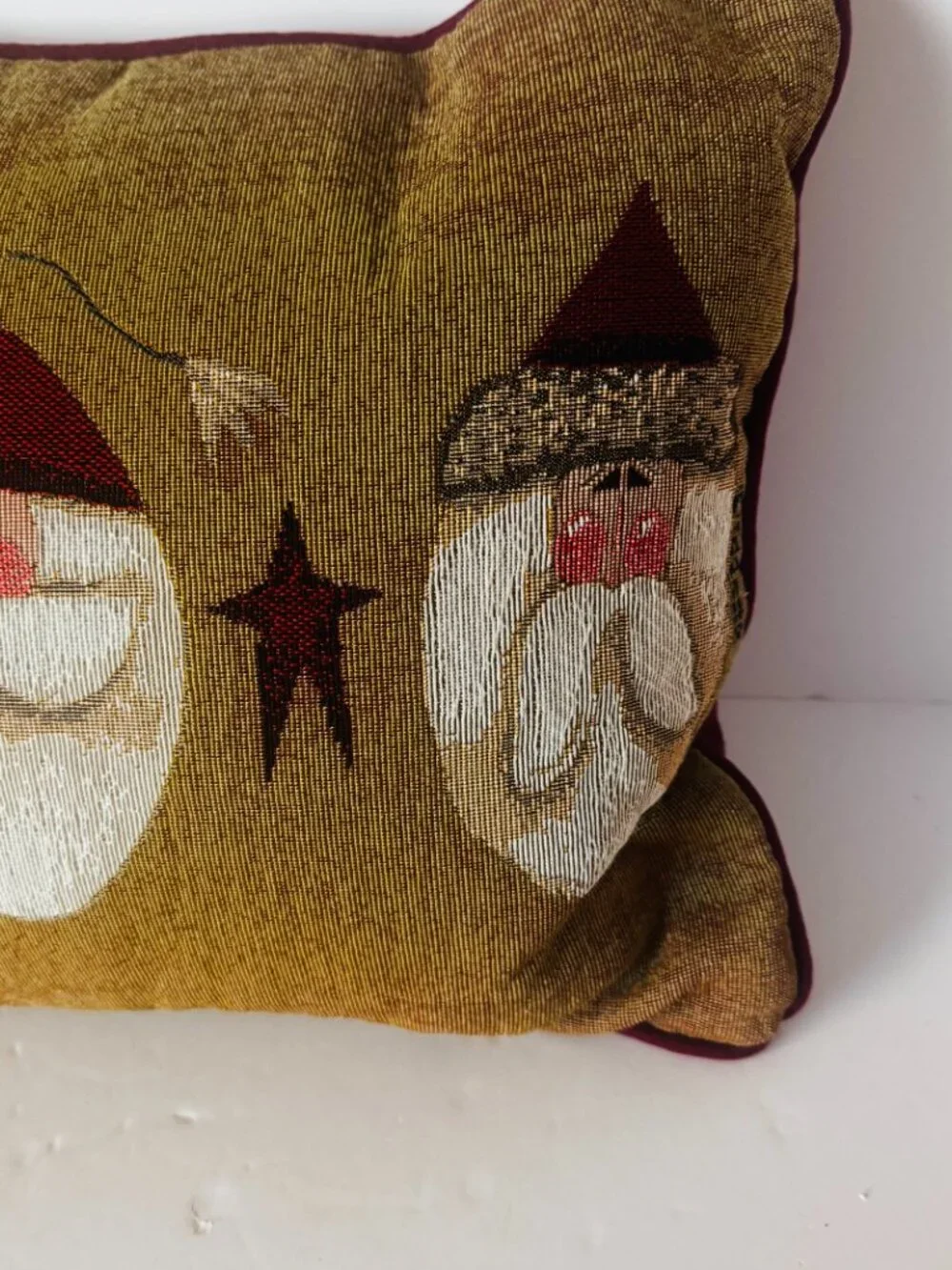 Fiddlestix Tapestry Christmas Primitive Santa 16x12